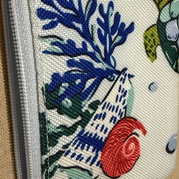 Vera Bradley Sea Life ID Coin Purse Wallet Keychain – Beachy Ocean Print - Picture 13 of 17
